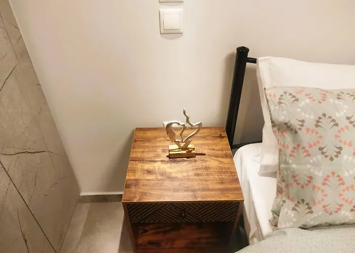 Frank And Jimmy Trikala (Thessaly)